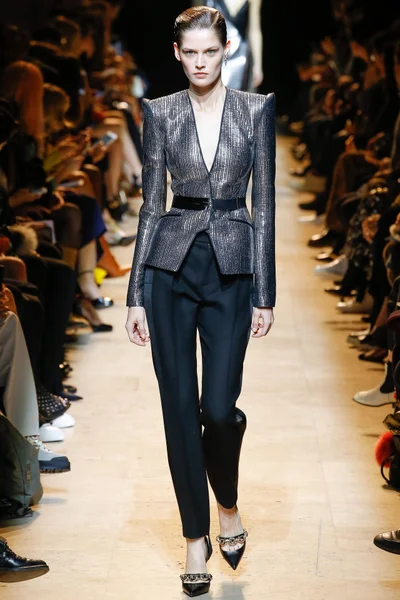 Look 33